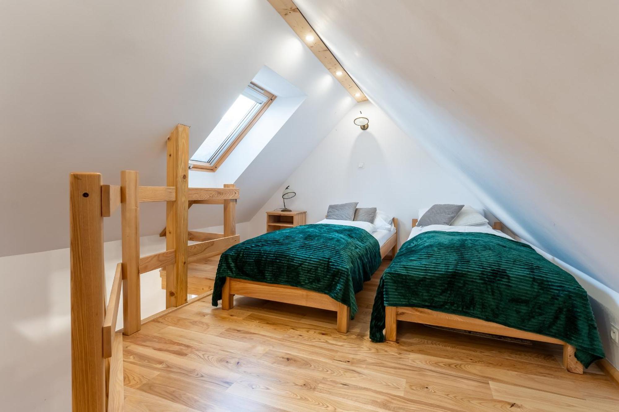 Appartamento Dom Krawca - Pod Chojnikiem Jelenia Góra Esterno foto