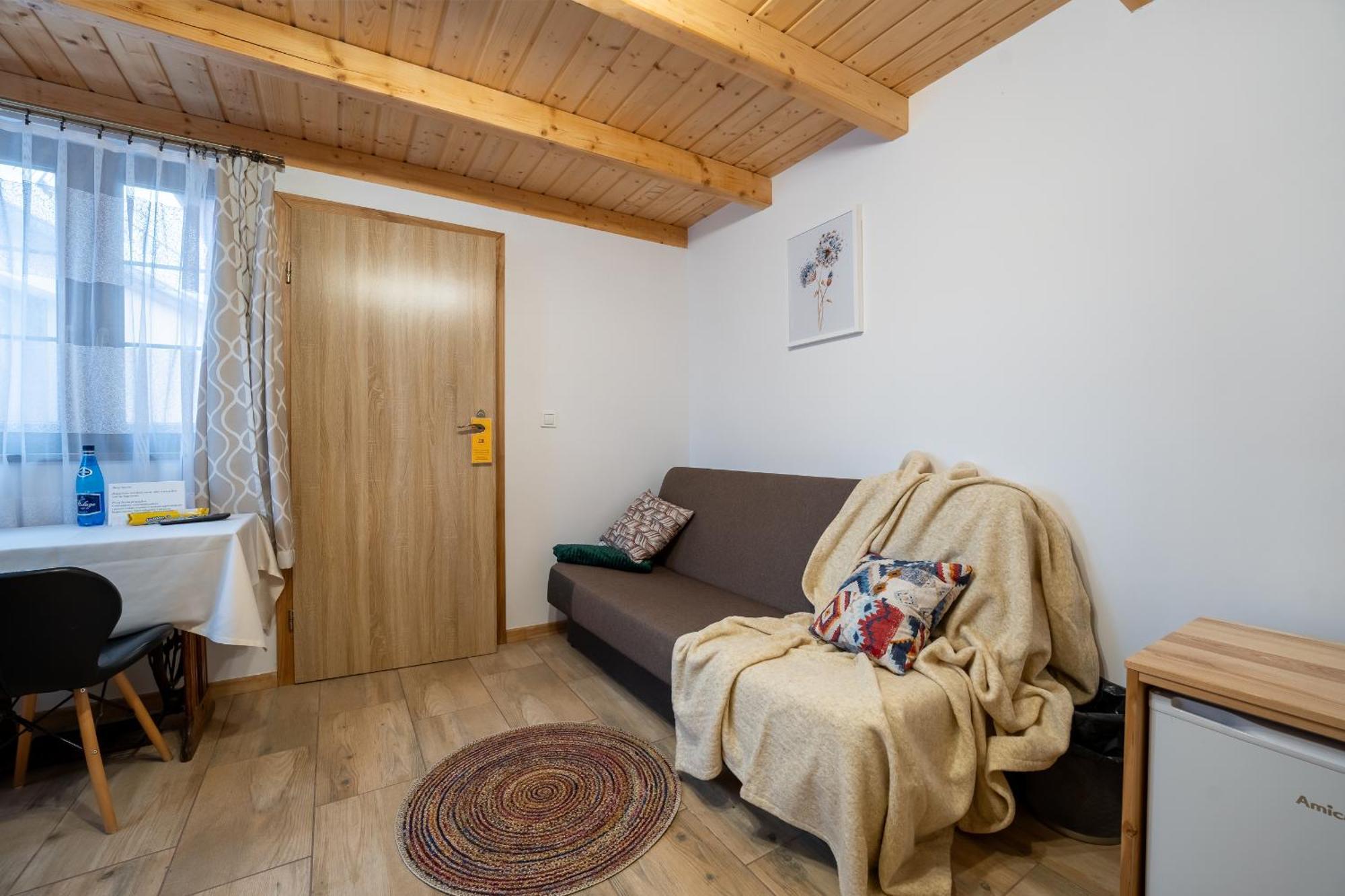 Appartamento Dom Krawca - Pod Chojnikiem Jelenia Góra Esterno foto