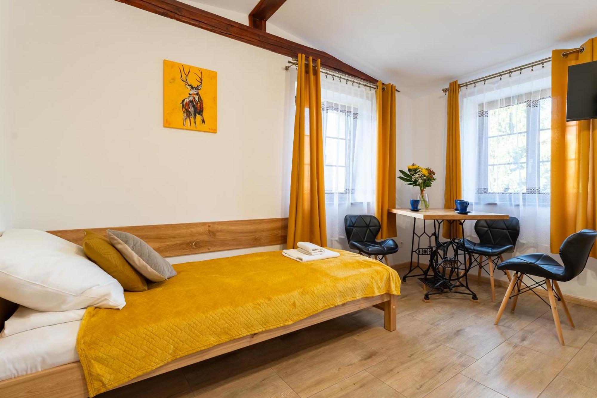 Appartamento Dom Krawca - Pod Chojnikiem Jelenia Góra Esterno foto