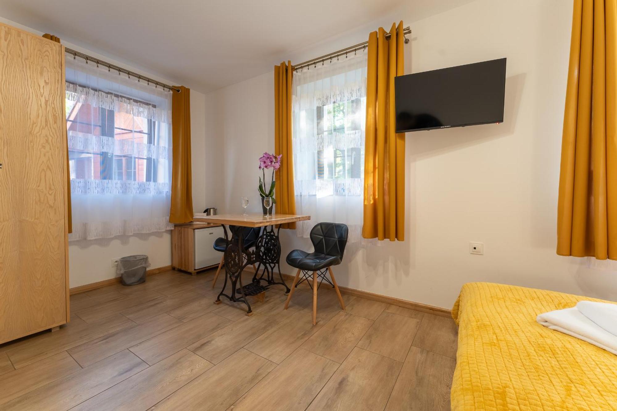 Appartamento Dom Krawca - Pod Chojnikiem Jelenia Góra Esterno foto