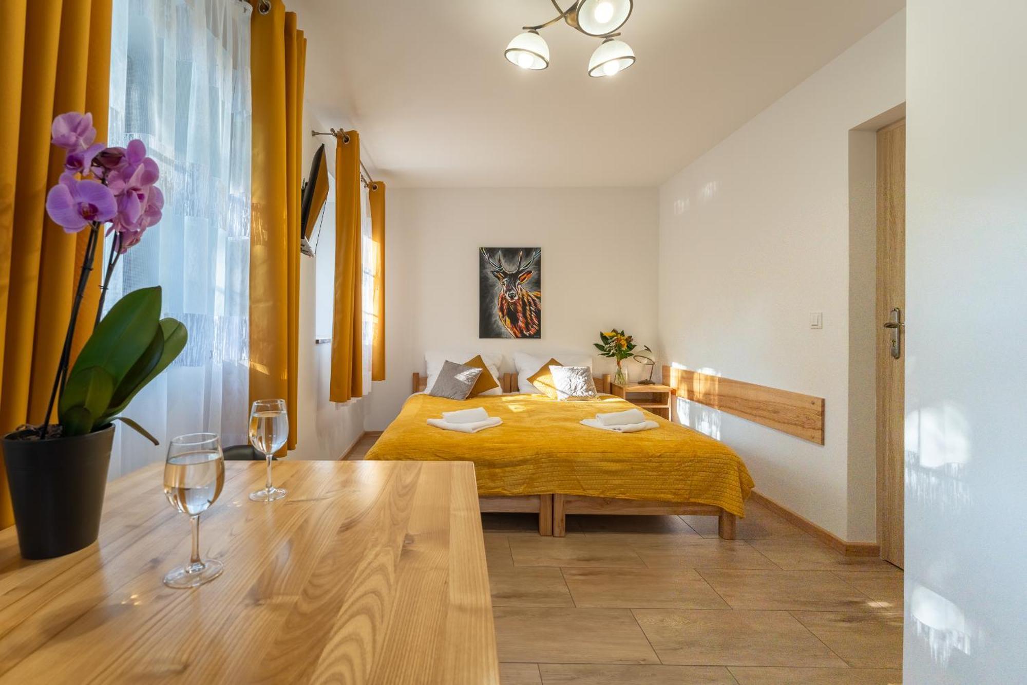Appartamento Dom Krawca - Pod Chojnikiem Jelenia Góra Esterno foto