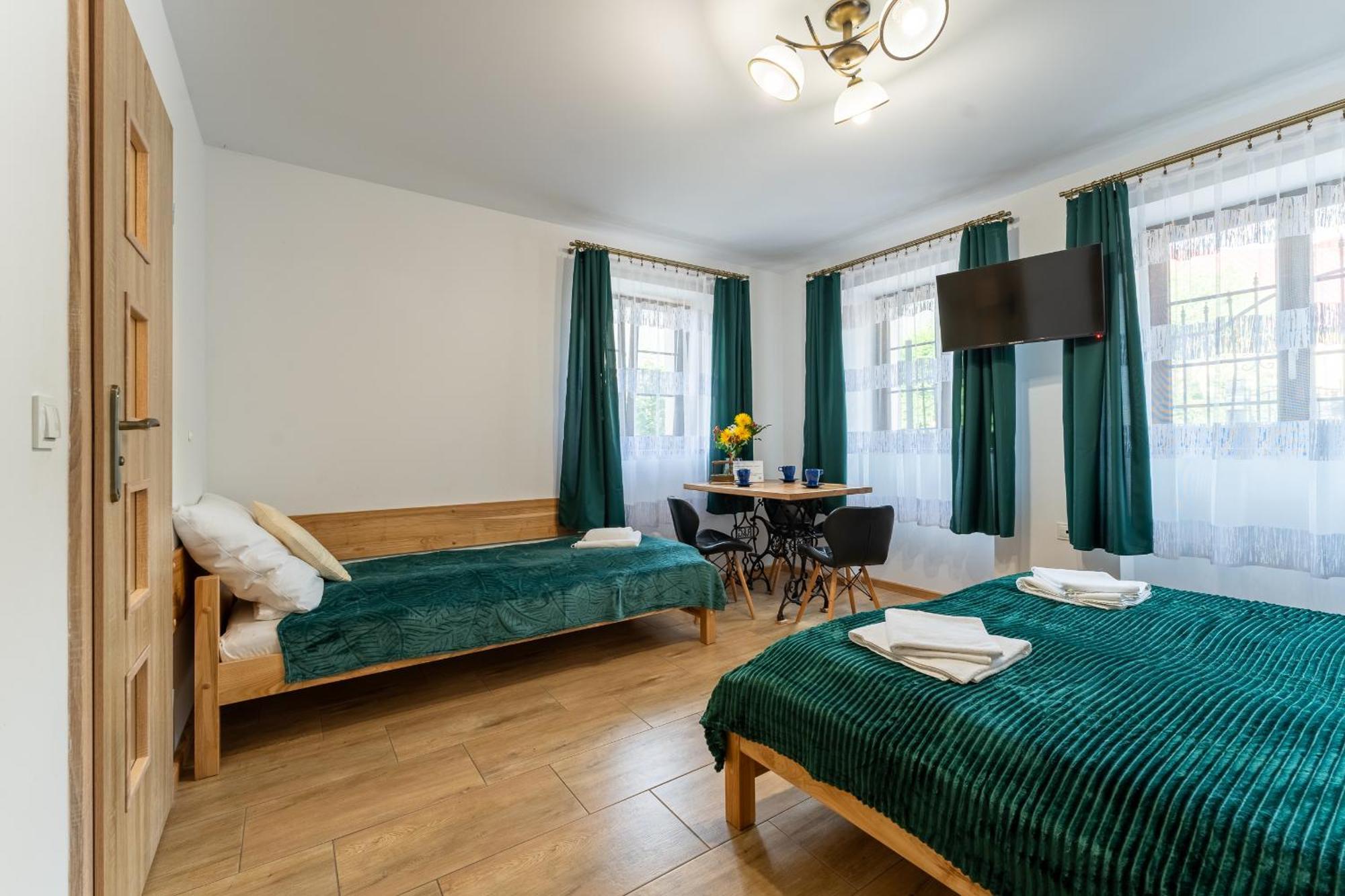 Appartamento Dom Krawca - Pod Chojnikiem Jelenia Góra Esterno foto
