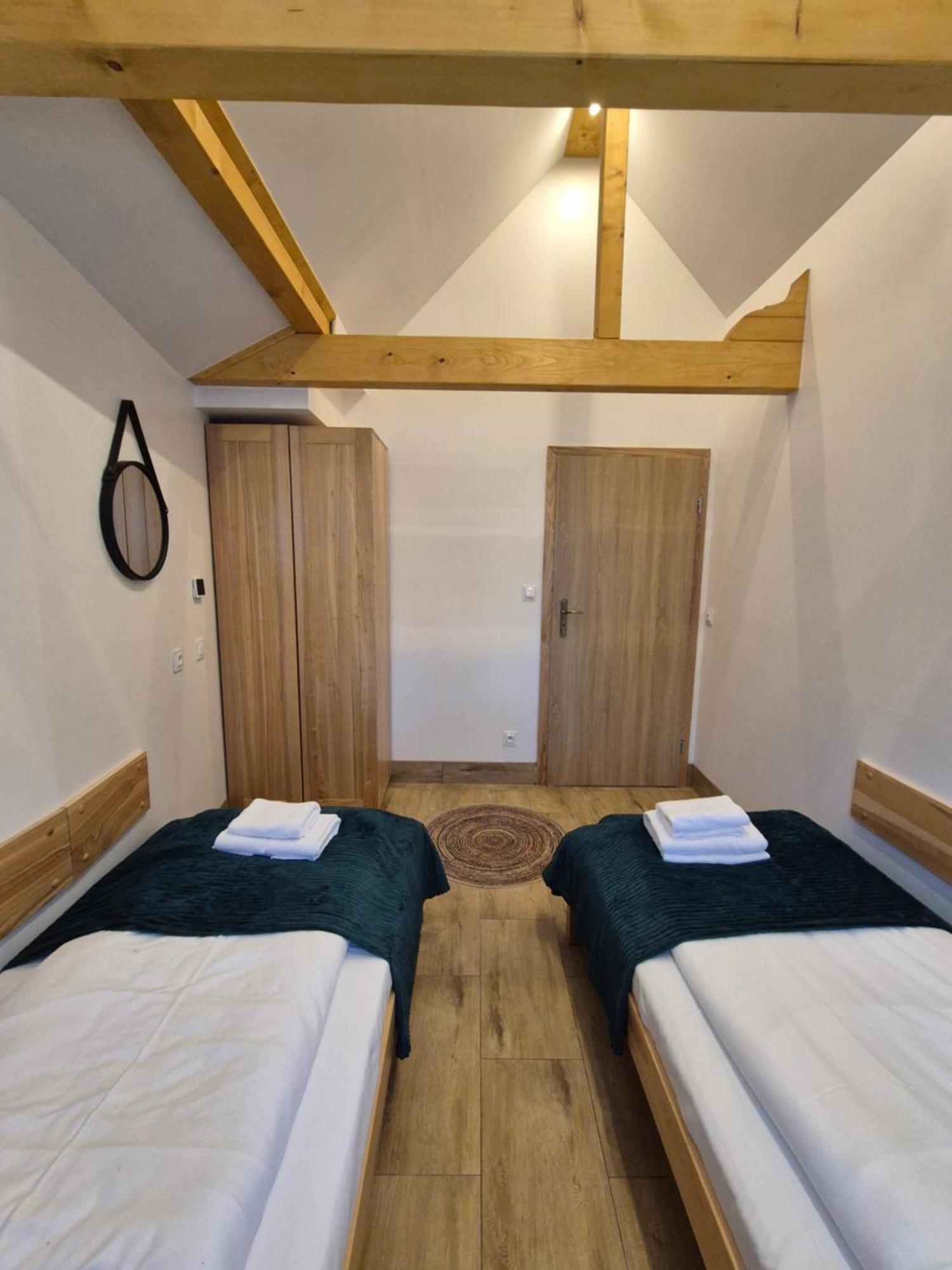 Appartamento Dom Krawca - Pod Chojnikiem Jelenia Góra Esterno foto